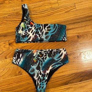 Swim suit size small